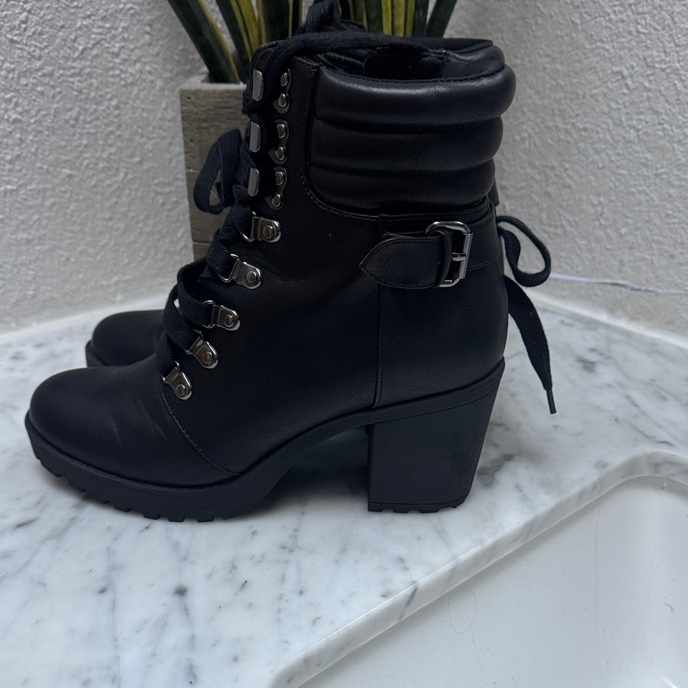 Mia size 9 Black Women's Ankle Boots